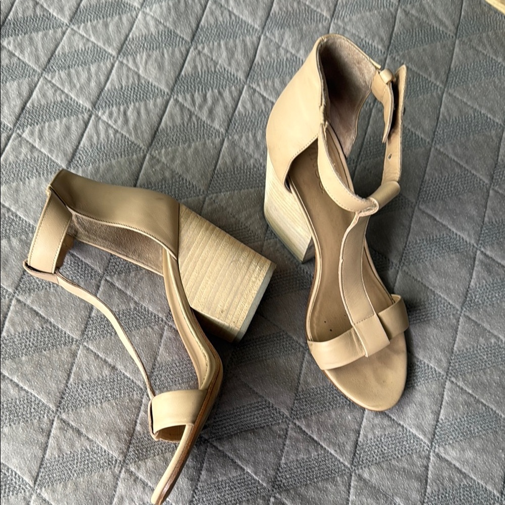 VINCE Beige Block Heel platform Sandals